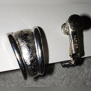 Vintage Napier Silver Tone Screw Back Earrings. In Wonderful Pre-loved Condition